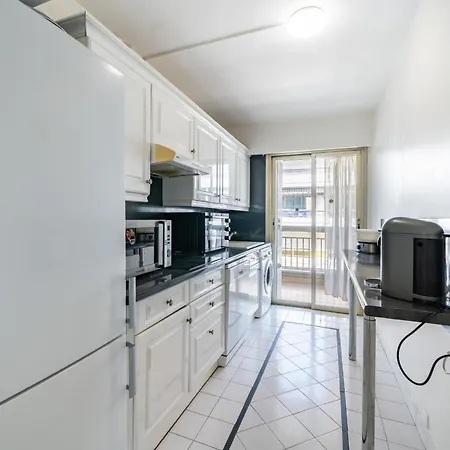 公寓 Spacious 1-bedroom In The Heart Of *